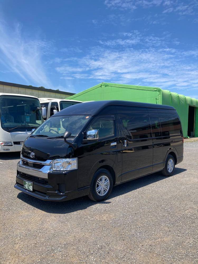 トヨタ ハイエースグランドキャビン8人乗り