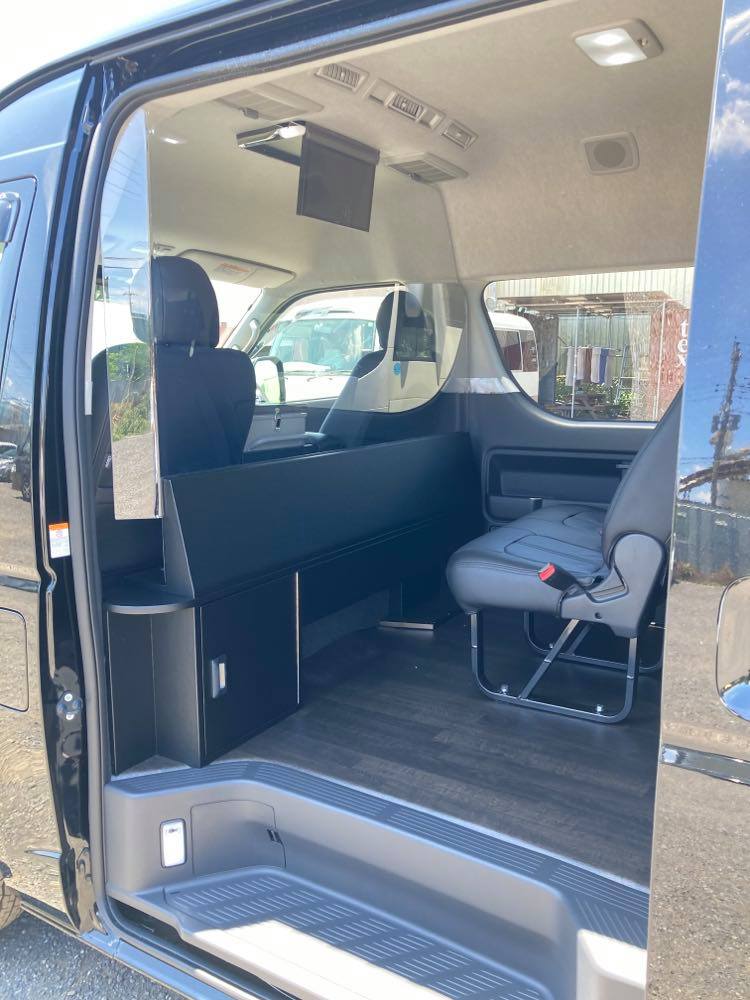 トヨタ ハイエースグランドキャビン8人乗り