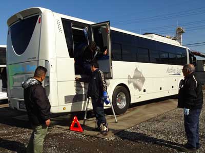 非常口取扱訓練 アクティブバス